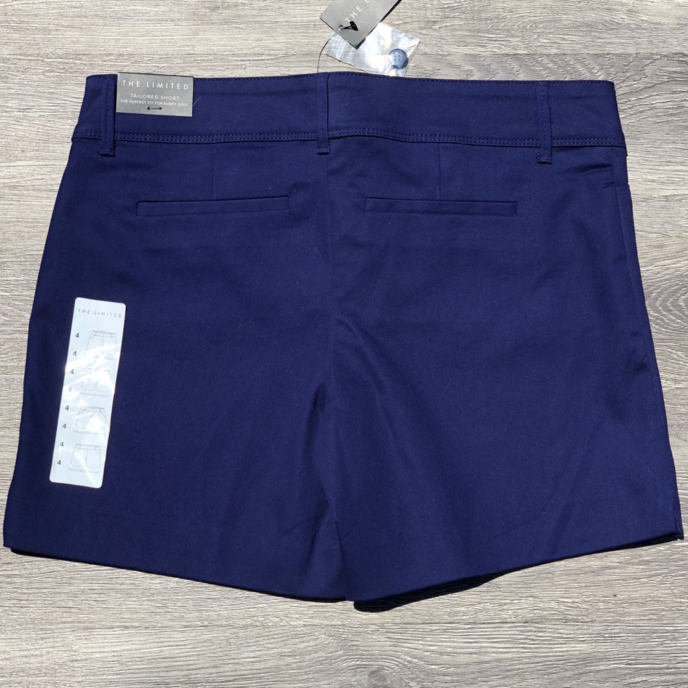 NWT The Limited Size 4 Tailored Short